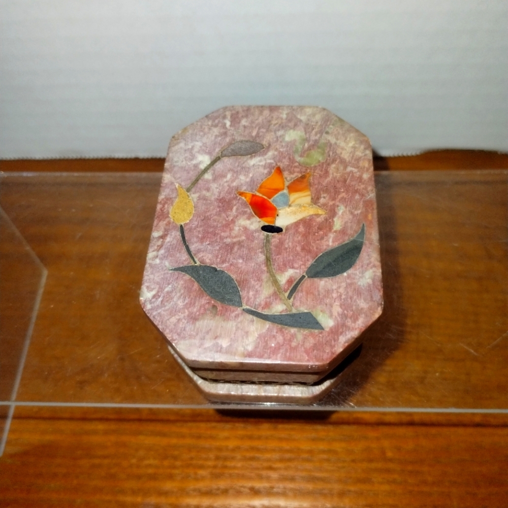 Trinket Box Vtg Hand Carved Soap Stone Jewelry Storage Mother Of Pearl Inlay